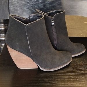 Very Volatile Whitby Booties